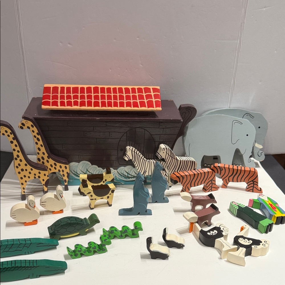 Wooden Noah's Ark Animal Playset